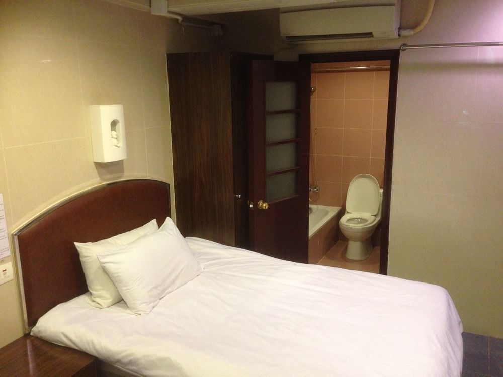 Kowloon Youth Village Tsim Sha Tsui 九龙青年公寓 Hong Kong Exterior photo